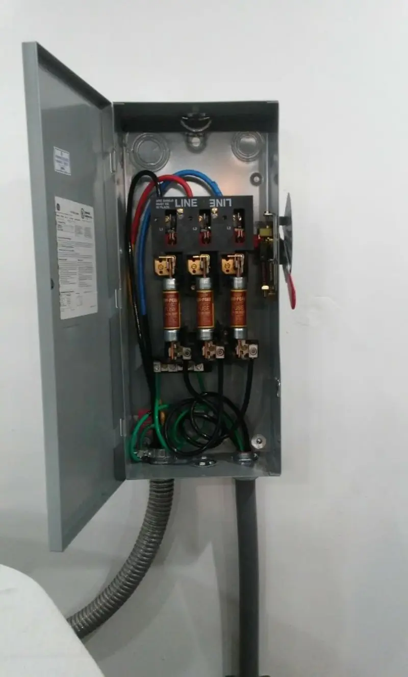 Three-phase disconnect switch installed for Smoke Detector Installation in East Bay